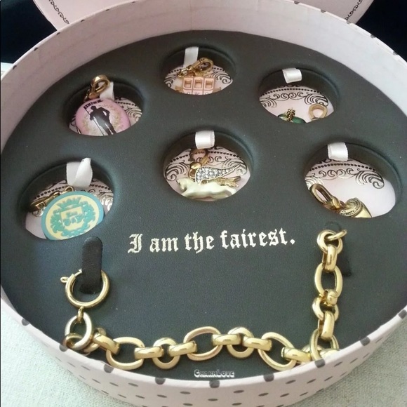 Juicy Couture FAIRYTALE PEGASUS CHARM BRACELET - Picture 8 of 15